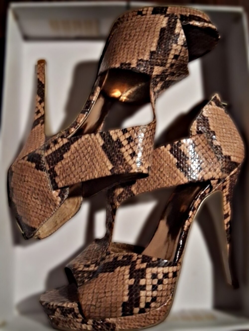 NINE WEST, SNAKE SKIN,  MOCHA/BROWN  POLMAN PLATFORM SANDAL. SIZE 9M.